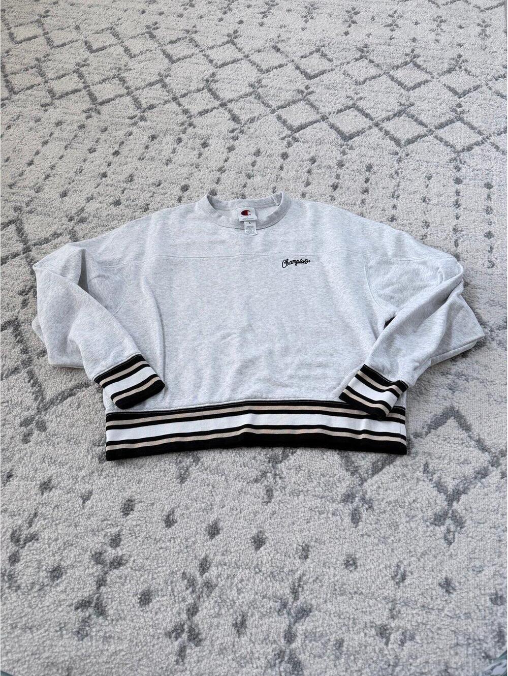 Champion Gray Cropped Sweatshirt Women’s Large Varsity Stripe Pullover